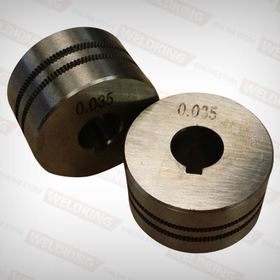 Knurled drive roll for feeding .035/.045 flux cored wire